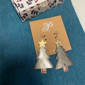 NWT plunder tree earrings